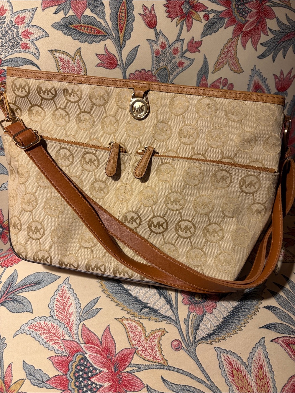 Michael Kors Cream & Brown Signature Crossbody Shoulder Bag